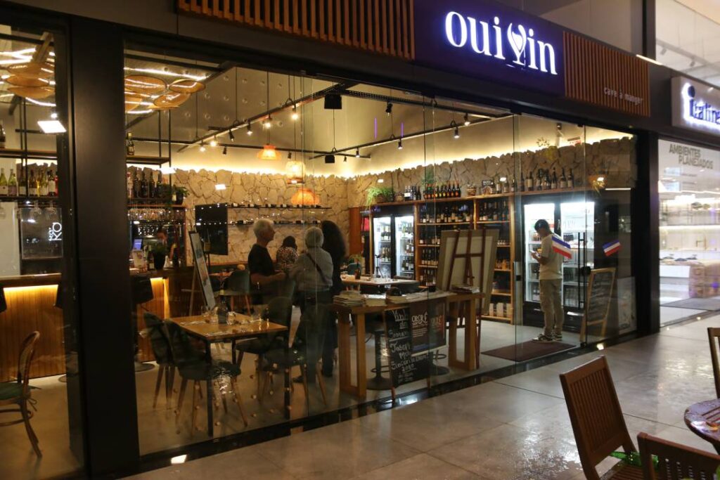 Bar Oui Vin no Oka recepciona Leilão de Arte e Literatura em prol da causa indígena 21