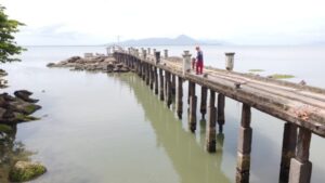 Leia mais sobre o artigo Prefeitura de Florianópolis inicia reconstrução do trapiche da praia da Saudade, em Coqueiros