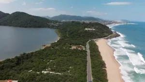 Leia mais sobre o artigo Lagoa do Peri recebe neste mês, pela oitava vez, o selo Bandeira Azul