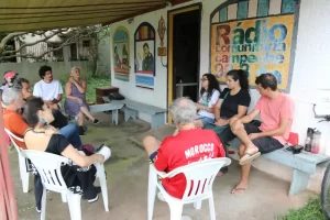 Reunião da Rádio Comunitária do Campeche pauta processo de escolha da nova diretoria e definição do novo espaço para sede da emissora 13