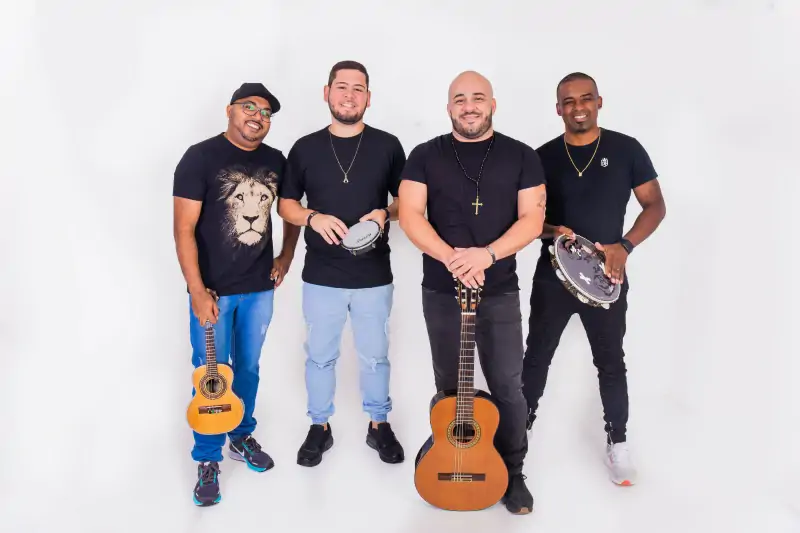 Quarteto Bom de Roda faz show gratuito no Mercadão de Coqueiros 1