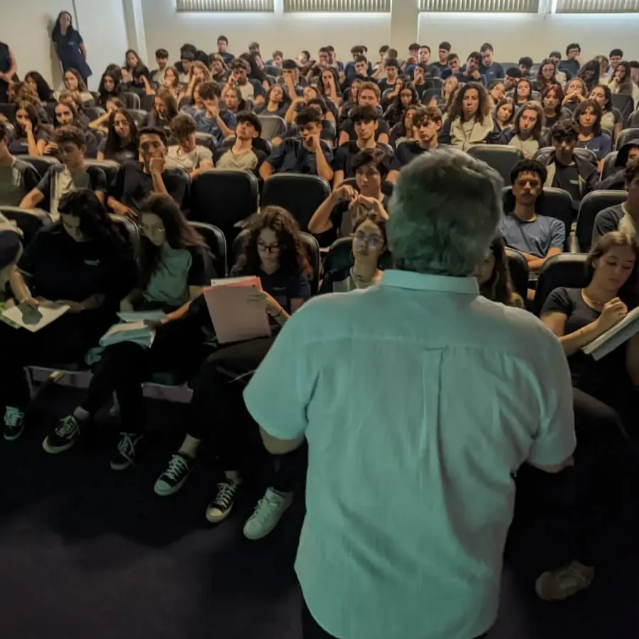 Estudantes do Colégio Campeche participam da palestra nosso futuro é o resultado das escolhas que fizemos hoje 2