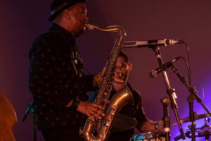 Leia mais sobre o artigo Tournée AF de maio homenageia saxofonista John Coltrane com show neste sábado, no Multi