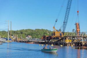 Leia mais sobre o artigo Após paralisação, volta a permissão de navegação na Lagoa da Conceição