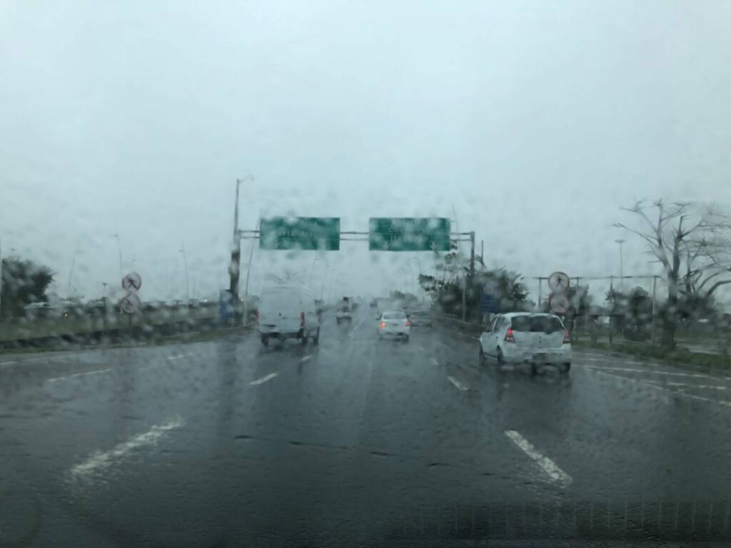 Frente fria provoca temporais e chuva intensa nos próximos dias em Santa Catarina 1