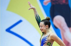 Leia mais sobre o artigo Alice Diniz Schramm conquista o título do campeonato sul-americano de ginástica aeróbica