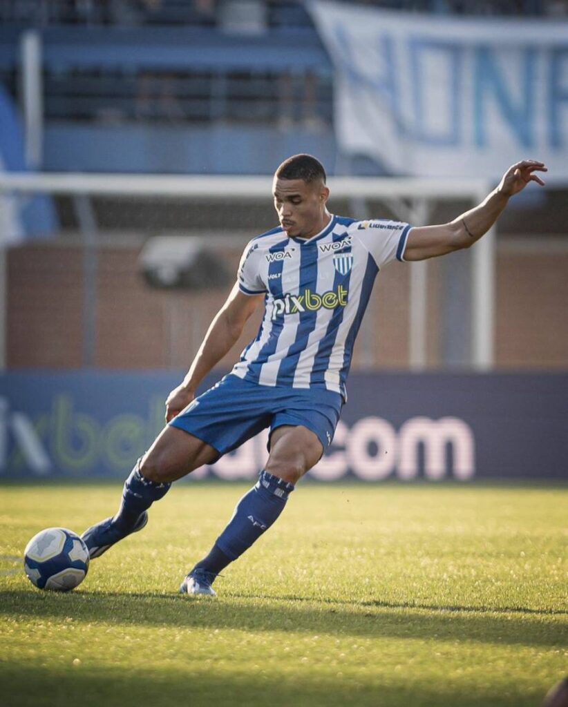 Em boa fase, Jonathan Costa conta com 'Ressacada linda' para duelo do Avaí com o Guarani 1