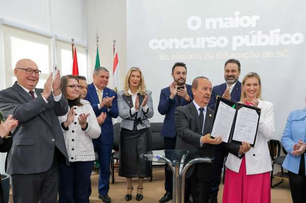 Governo do Estado e secretaria da Educação lançam edital do maior concurso público da história de Santa Catarina 1