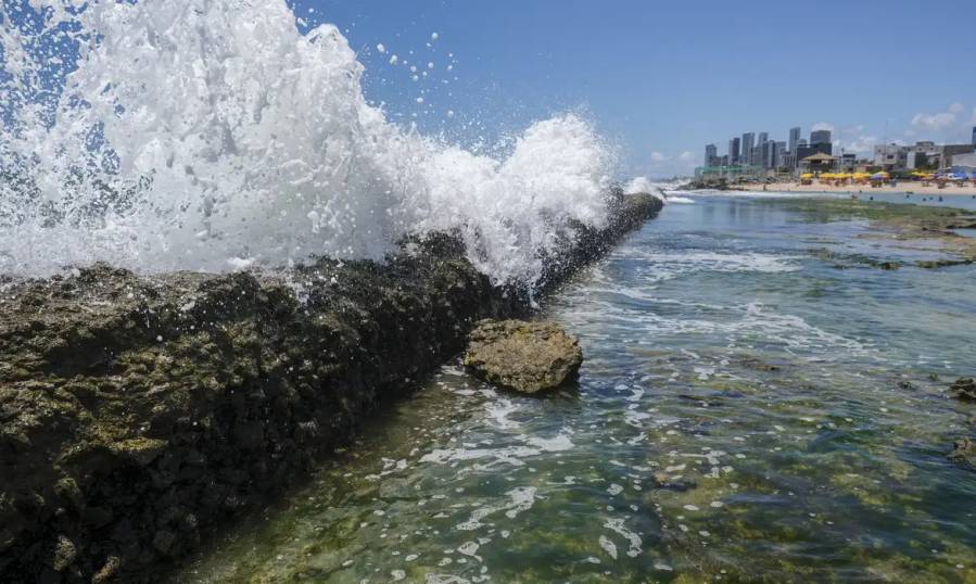 Governo quer barrar projeto que pode privatizar acesso a praias 1