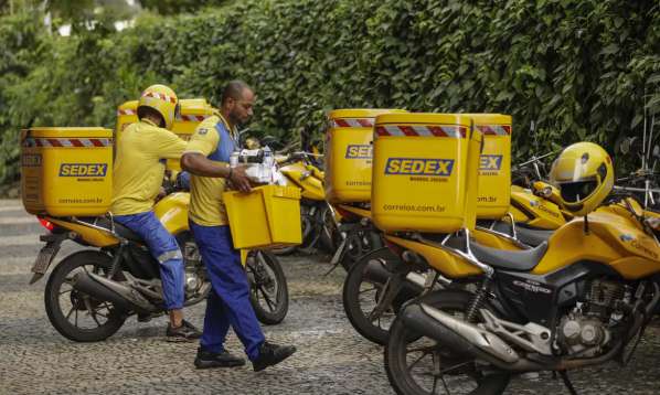 Correios anunciam PDV e concurso para contratar 3,2 mil carteiros 1