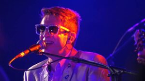 Leia mais sobre o artigo Floripa Shopping traz o maior tributo ao Elton John para uma ação de Dia dos Pais