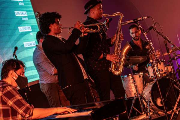 Trompetista Miles Davis é homenageado com show gratuito em Florianópolis 2