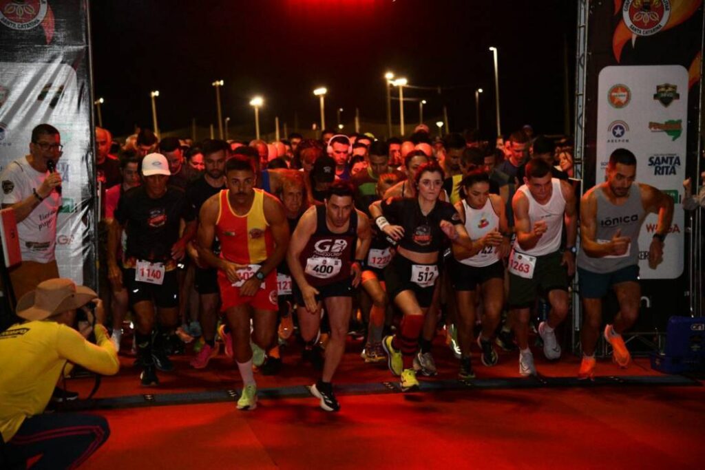 Corrida do Fogo encerra eventos em comemoração aos 98 anos do Corpo de Bombeiros Militar de SC 1