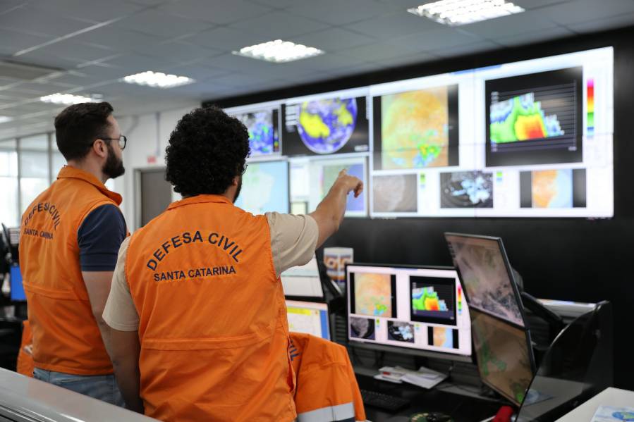 Defesa Civil emite alerta para chuva volumosa em quase todas as regiões de Santa Catarina 1