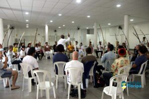 Oficina e vivência de Capoeira Angola com Mestre Gato Góes reúne dezenas de pessoas no Campeche 28