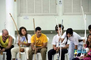 Oficina e vivência de Capoeira Angola com Mestre Gato Góes reúne dezenas de pessoas no Campeche 4