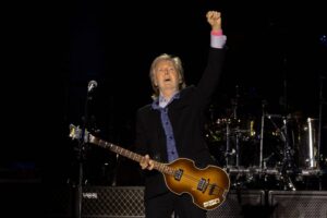 Leia mais sobre o artigo Paul McCartney encerra turnê ‘Got Back’ no Brasil com show histórico em Florianópolis