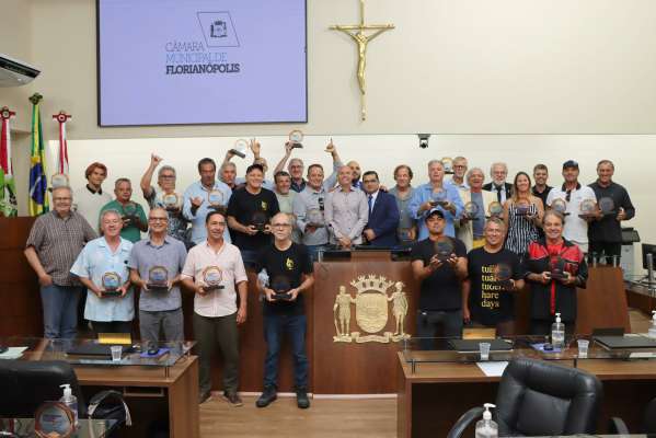 Campeões do Surfe recebem Homenagem na Câmara da Capital 1