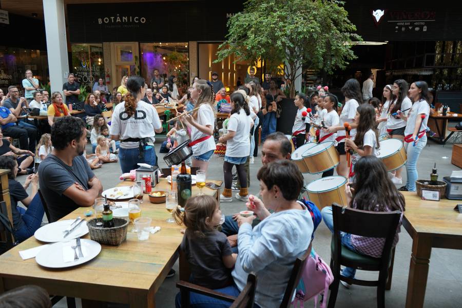 Projeto Menina Percussão encanta público no Multi Open em tarde de cultura e arte 30