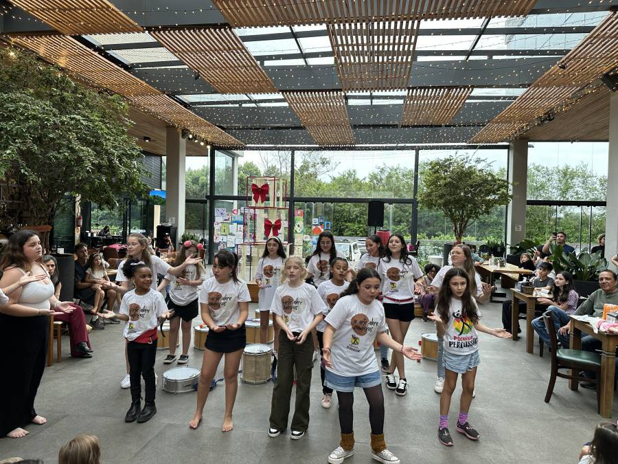 Projeto Menina Percussão encanta público no Multi Open em tarde de cultura e arte 35