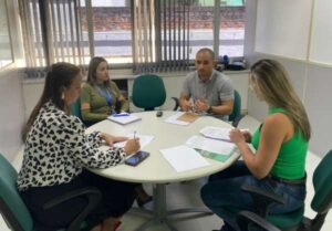 Leia mais sobre o artigo Reunião discute implantação da tarifa social de água em Santa Catarina