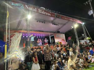 Festa de Natal encanta moradores na Praça do Carianos 8