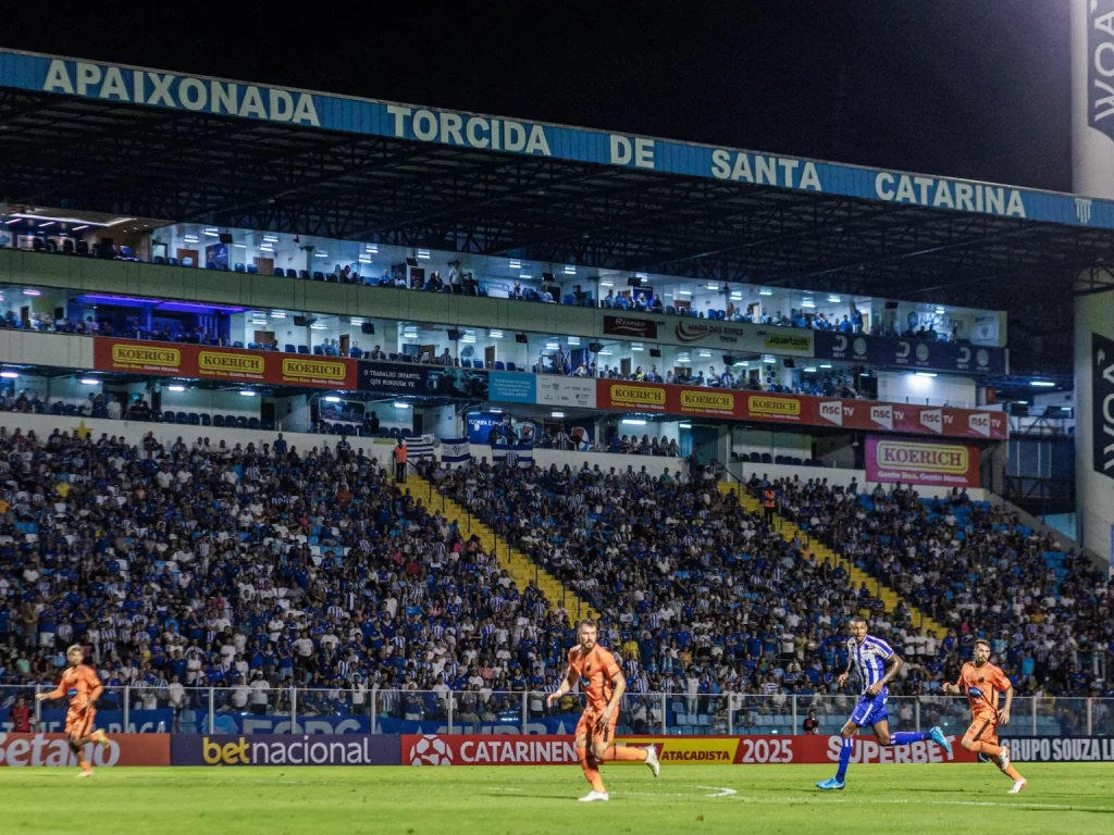 Show da Nação Avaiana marca estreia no Catarinense tem recorde de público 1