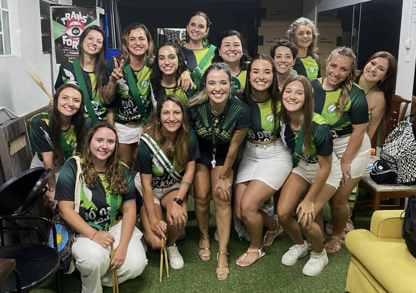 Bateria de mulheres anima Ensaio de Carnaval gratuito em Florianópolis 4