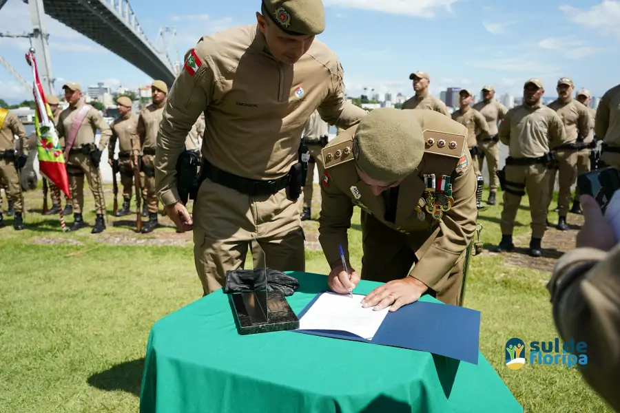 4º BPM Tem Novo Comandante: Solenidade Marca a Passagem de Comando em Florianópolis 34