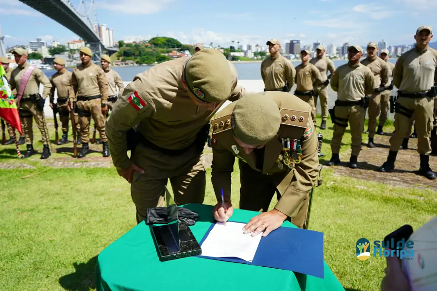 4º BPM Tem Novo Comandante: Solenidade Marca a Passagem de Comando em Florianópolis 36