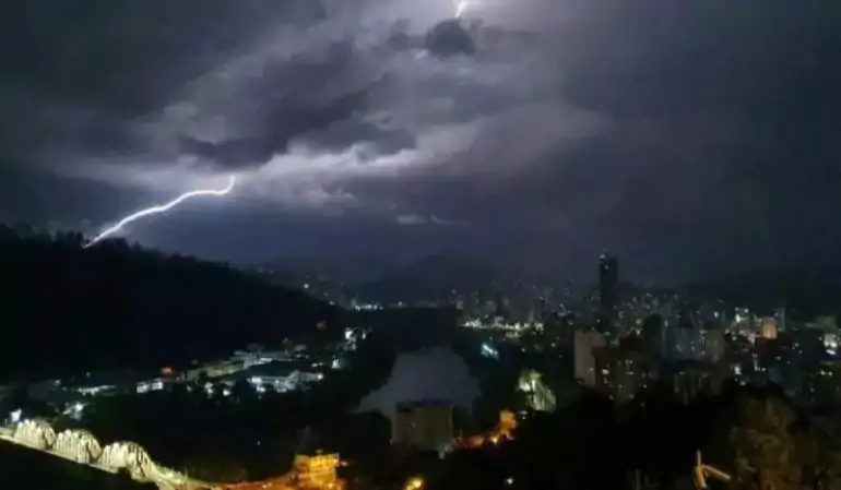 Frente fria prevista para este fim de semana vai aliviar a onda de calor em Santa Catarina 1