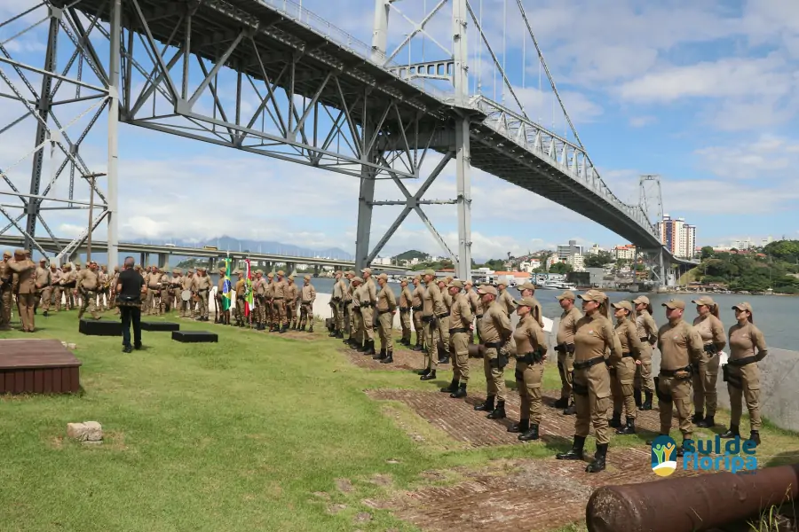 4º BPM Tem Novo Comandante: Solenidade Marca a Passagem de Comando em Florianópolis 9