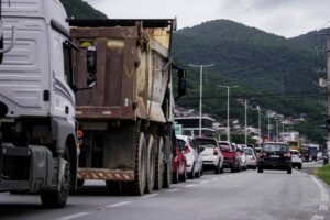 Leia mais sobre o artigo Restrição para caminhões na SC-401 termina domingo e Ponte Hercílio Luz será aberta para veículos à noite