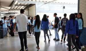Leia mais sobre o artigo Alunos nascidos em novembro e dezembro recebem 1ª parcela do Pé-de-Meia
