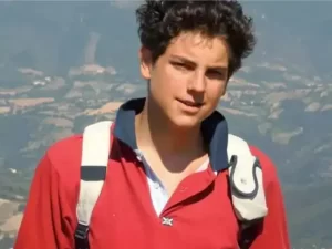 Leia mais sobre o artigo Canonização de Carlo Acutis, ‘padroeiro da internet’, é adiada após morte do Papa Francisco