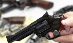 Leia mais sobre o artigo Comissão da Câmara aprova porte de arma para oficiais de justiça