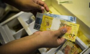 Leia mais sobre o artigo Governo propõe salário mínimo de R$ 1.630 em 2026