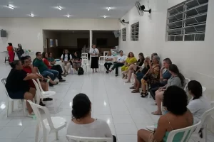 Leia mais sobre o artigo Projeto TEAR em Família realiza primeiro encontro no Carianos com foco em acolhimento e troca de experiências sobre o autismo