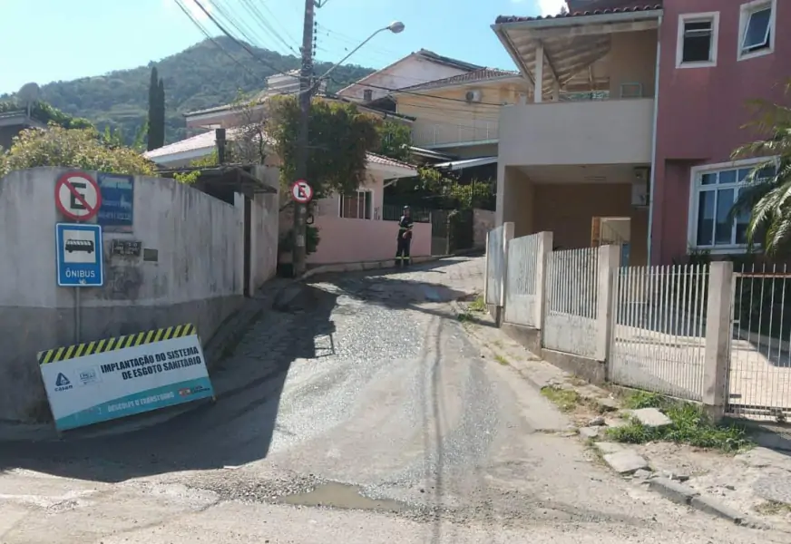 CASAN inicia novo trecho de rede coletora no Bairro Saco Grande nesta sexta-feira 1 CASAN inicia novo trecho de rede coletora no Bairro Saco Grande nesta sexta-feira 1