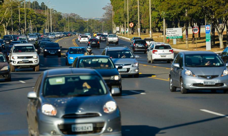 Campanha Maio Amarelo convida motoristas a desacelerarem nas rodovias 4 Campanha Maio Amarelo convida motoristas a desacelerarem nas rodovias 4