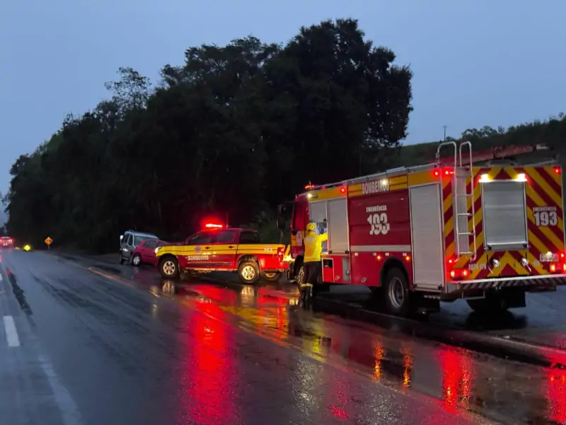 Chuvas causam estragos e mobilizam Corpo de Bombeiros Militar em várias regiões de Santa Catarina 2 Chuvas causam estragos e mobilizam Corpo de Bombeiros Militar em várias regiões de Santa Catarina 2