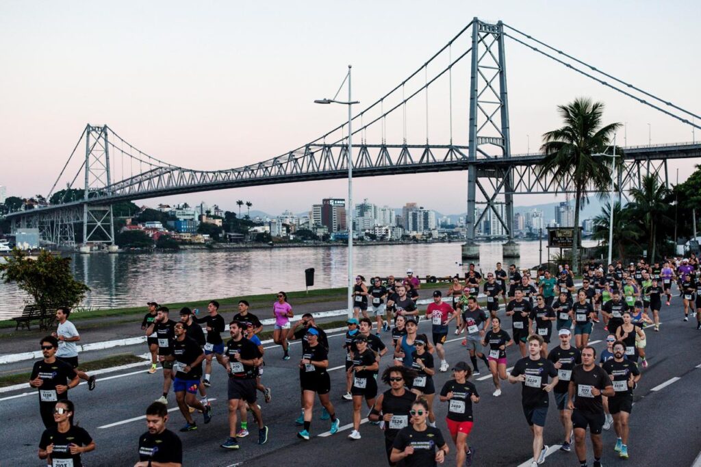 Com atletas de 14 países e diversos estados brasileiros, evento fecha com show gratuito do Dazaranha e soma 20 mil pessoas na principal avenida da capital 1 Com atletas de 14 países e diversos estados brasileiros, evento fecha com show gratuito do Dazaranha e soma 20 mil pessoas na principal avenida da capital 1
