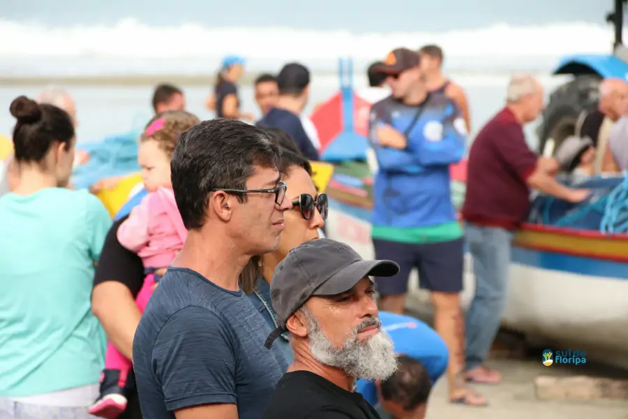 Pântano do Sul dá início à Pesca da Tainha 2025 com fé, tradição e união comunitária 30 Pântano do Sul dá início à Pesca da Tainha 2025 com fé, tradição e união comunitária 30