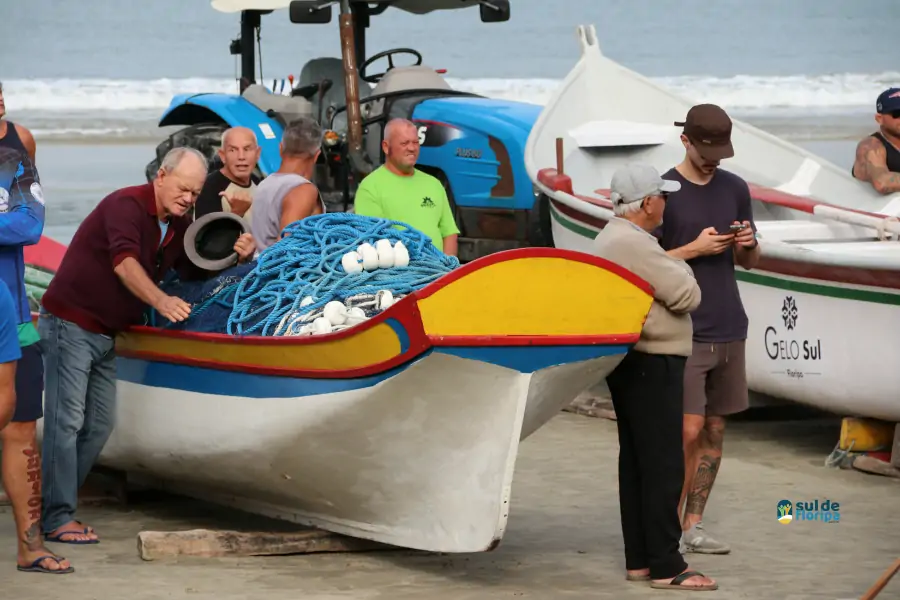 Pântano do Sul dá início à Pesca da Tainha 2025 com fé, tradição e união comunitária 31 Pântano do Sul dá início à Pesca da Tainha 2025 com fé, tradição e união comunitária 31