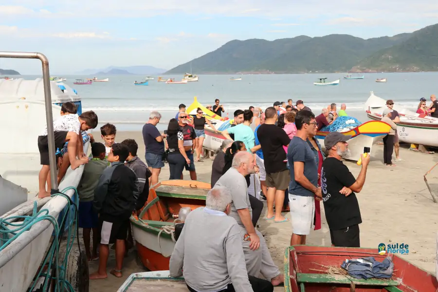 Pântano do Sul dá início à Pesca da Tainha 2025 com fé, tradição e união comunitária 37 Pântano do Sul dá início à Pesca da Tainha 2025 com fé, tradição e união comunitária 37