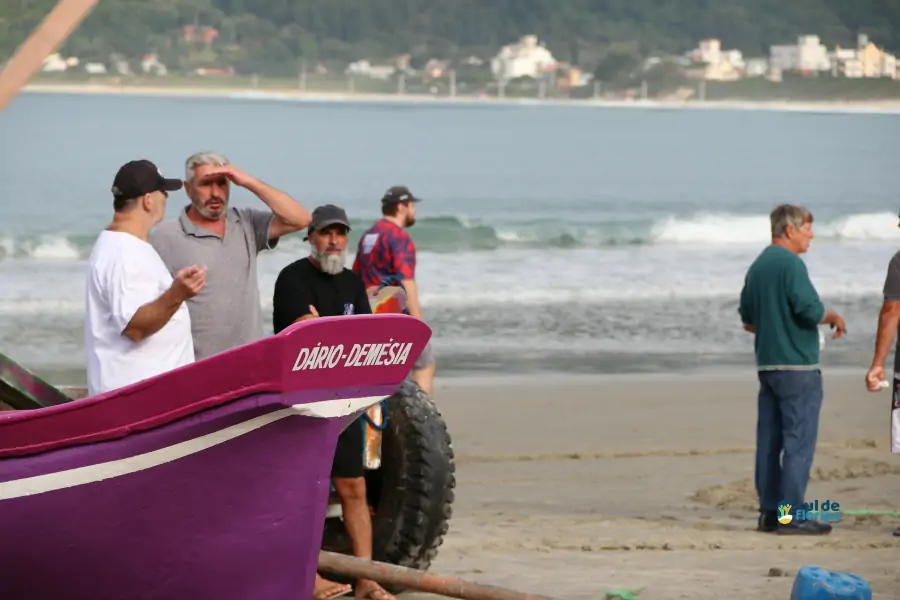 Pântano do Sul dá início à Pesca da Tainha 2025 com fé, tradição e união comunitária 5 Pântano do Sul dá início à Pesca da Tainha 2025 com fé, tradição e união comunitária 5