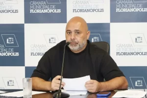 Leia mais sobre o artigo Estádios Orlando Scarpelli e Ressacada podem virar patrimônio de Florianópolis