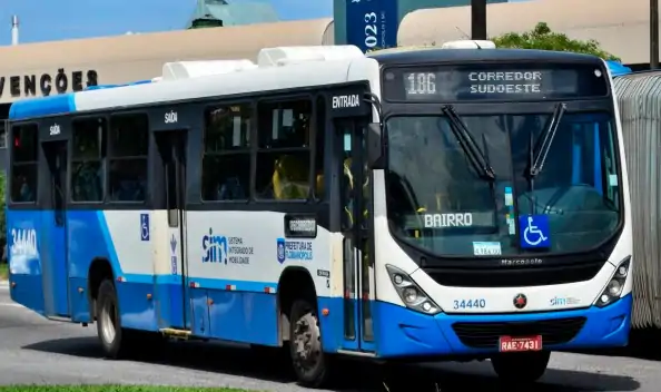 Morador do Carianos solicita ampliação de horários de ônibus nos períodos de pico 2 Morador do Carianos solicita ampliação de horários de ônibus nos períodos de pico 2