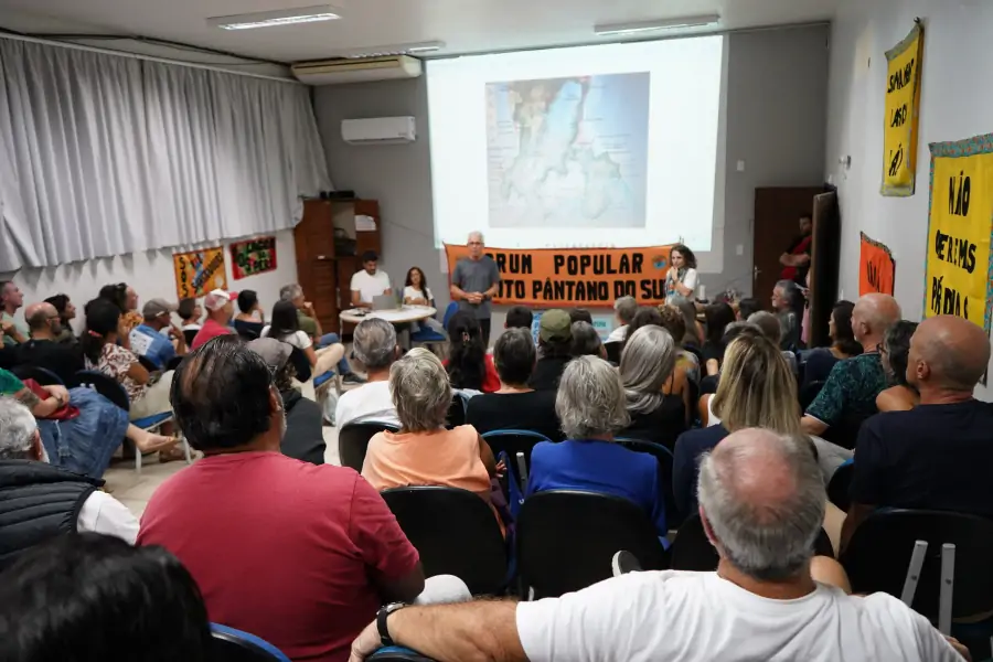 Moradores debatem impactos dos prédios de até 7 pavimentos na Praia da Armação 2 Moradores debatem impactos dos prédios de até 7 pavimentos na Praia da Armação 2