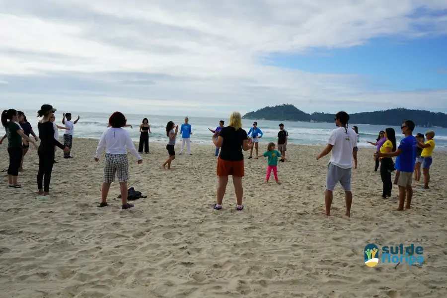 Mutirão do Projeto Meros do Brasil mobiliza voluntários na limpeza da Praia do Campeche 30 Mutirão do Projeto Meros do Brasil mobiliza voluntários na limpeza da Praia do Campeche 30
